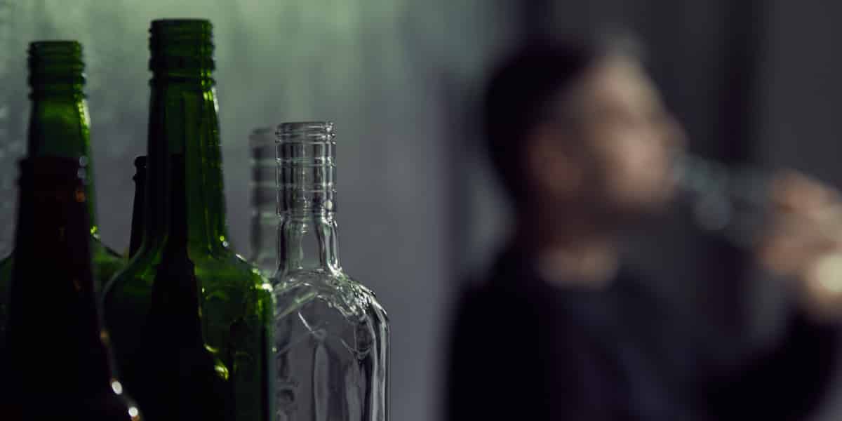 man experiencing alcohol-induced psychosis